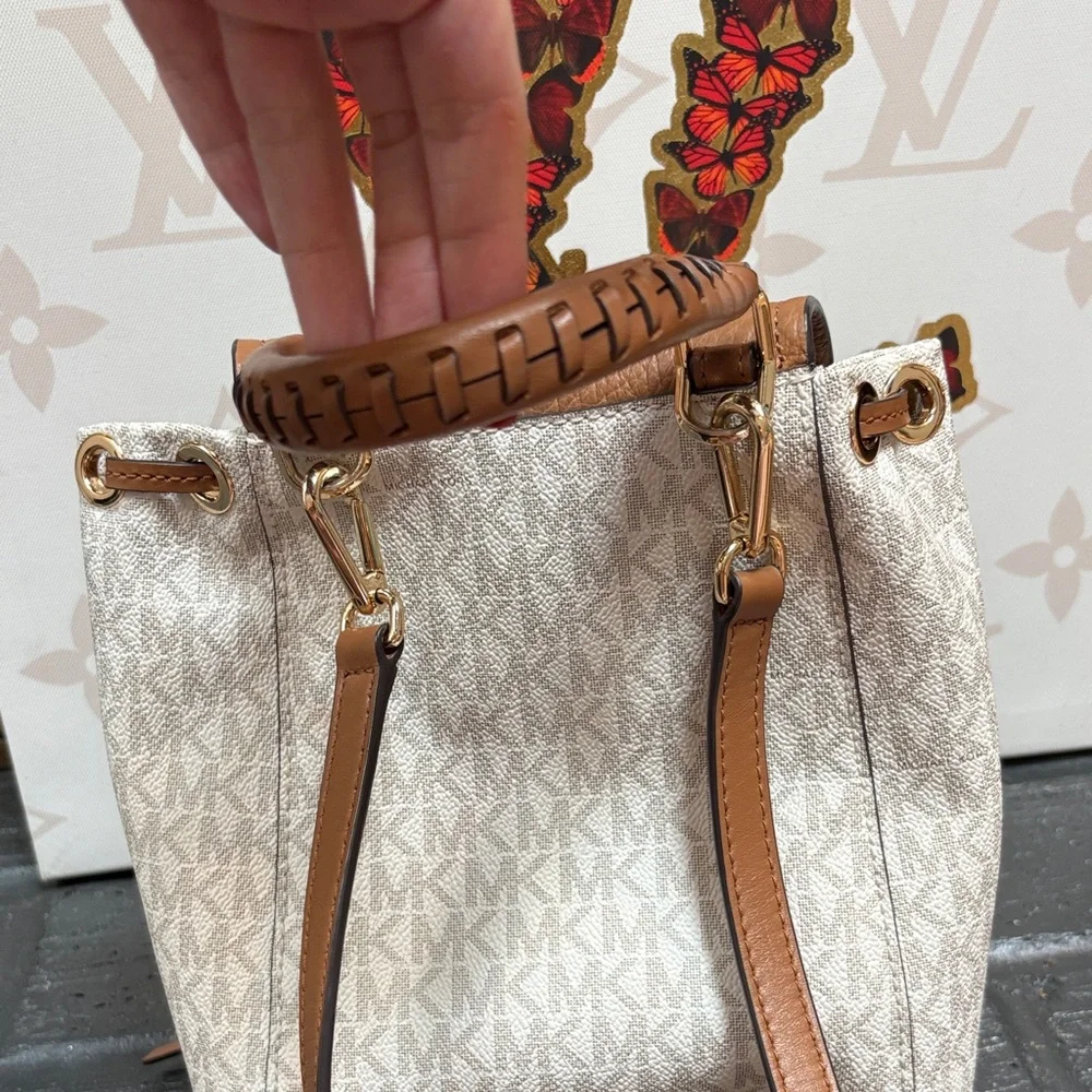 Michael Kors MK XS Viv Pebble Leather Convertible Backpack Crossbody